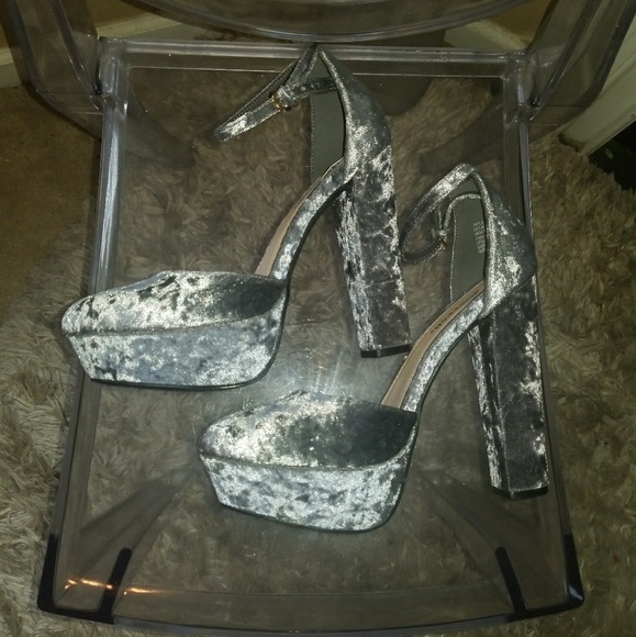 Stunning suedepumps - Picture 3 of 7